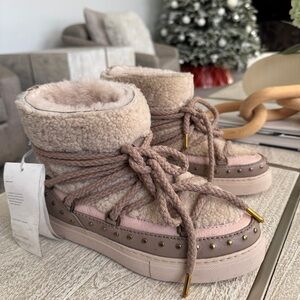 Inuikki Curly Rock Rose Boots Size 7